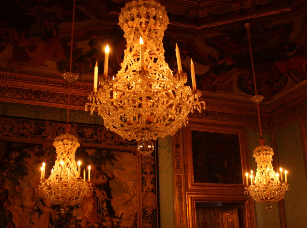 The History Of The Chandelier What Should You Know? Home Vanities